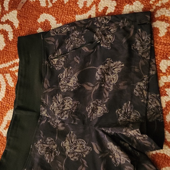 Athleta Trekkie North Printed short size 14 - Picture 2 of 10